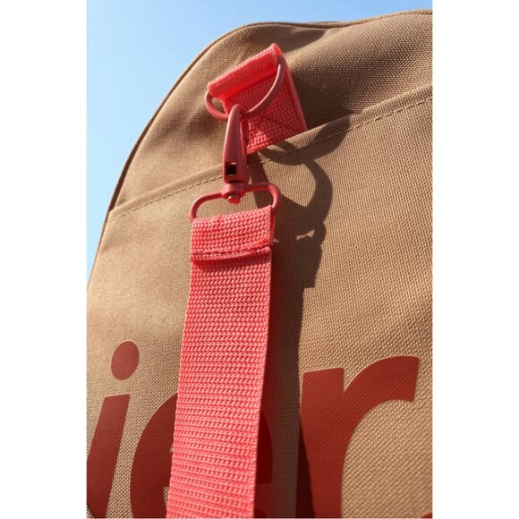 Glossier Duffle Bag Beige Desert Rose Pink 20x10x10 Pockets Travel Gym Satchel - Picture 4 of 13